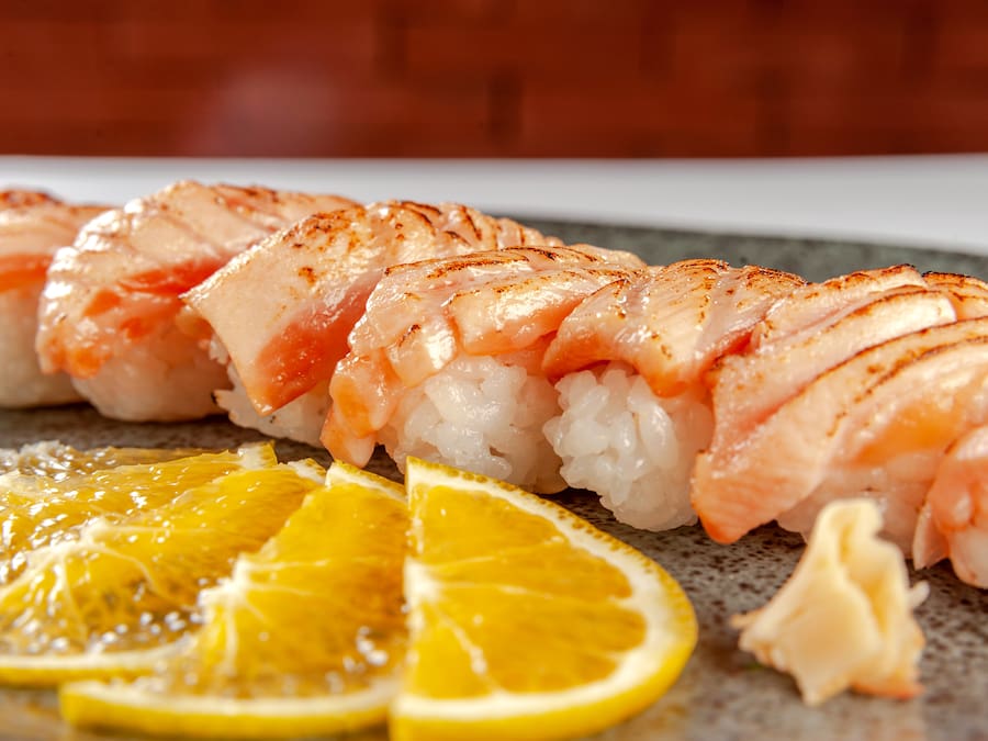Niguiri Salmão Maçaricado